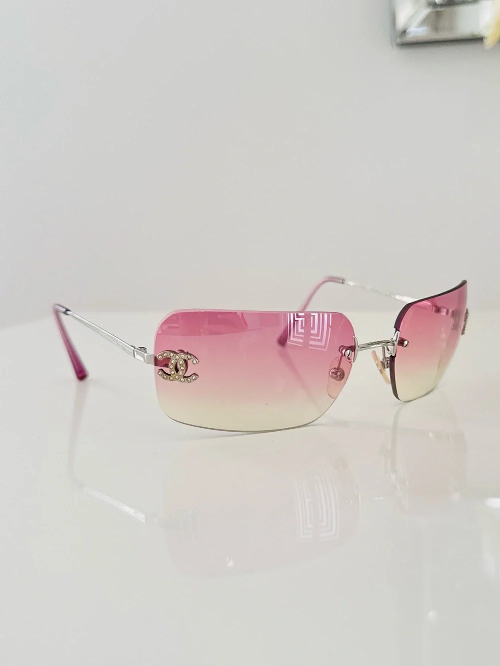 Like New 🍒 Authentic Vintage Chanel rimless CC crystal sunglasses